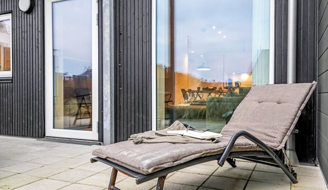 Stylish holiday apartment centrally located in Søndervig - 1000