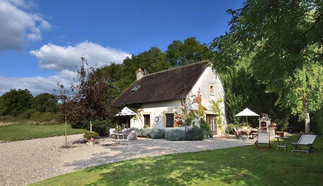 Stylish Holiday Home in Châtelet with Private Pool