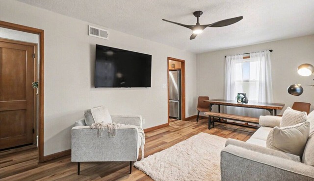 Stylish Home by the Zoo | Near Sanford & Uni`s