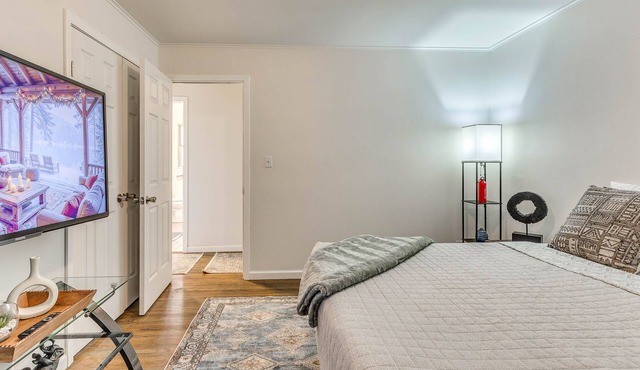 Stylish home close to golf court & a casino