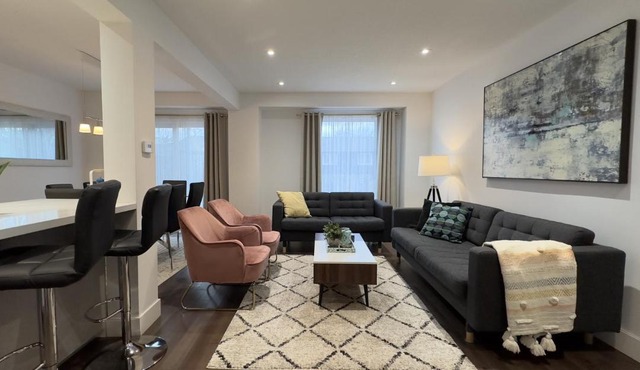 Stylish Home in Prime Location North of Toronto