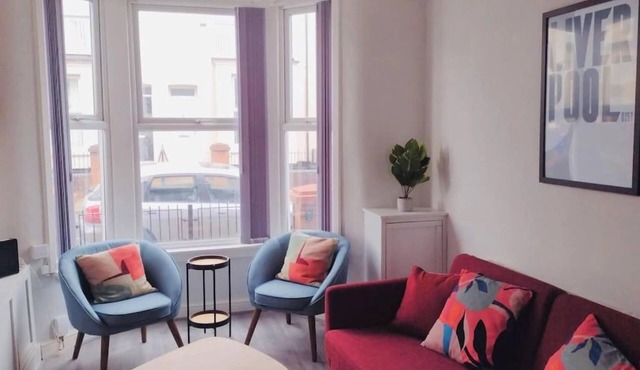 Stylish home near Liverpool Football Club- 10min drive downtown