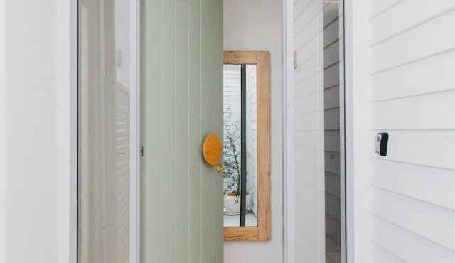 Stylish home, steps to the beach