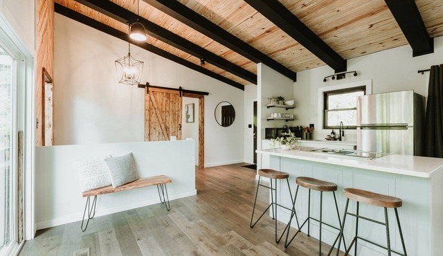 Stylish Home w/Hot Tub in Laurel Valley!