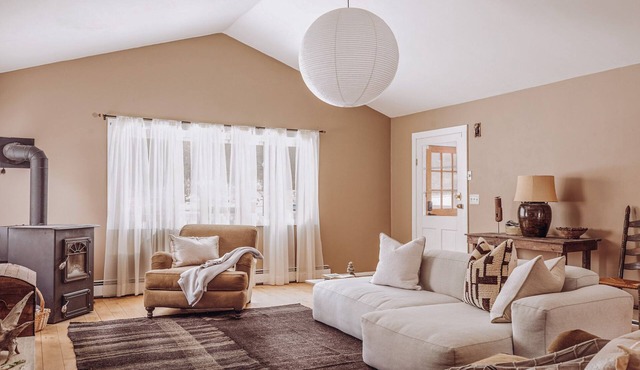 Stylish home w/Sunroom on 15 Magical Acres w/Stream near Delaware River