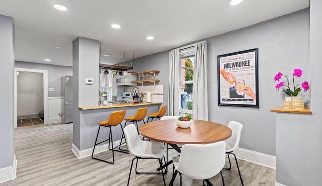 Stylish Home - Walk to Brady St - Sleeps 7 + Pets