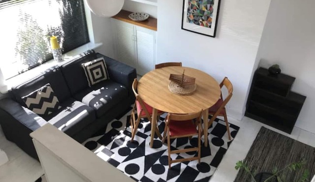 Stylish house and garden on quiet cul-de-sac