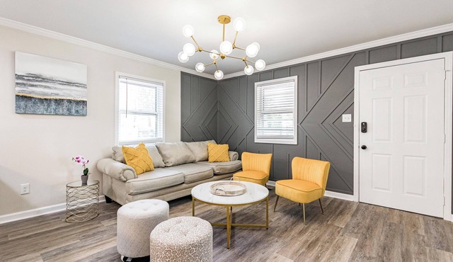Stylish house close to Downtown -starts at 3.5k/month