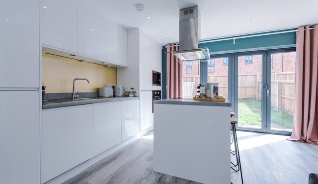 Stylish House in MCR sleeps9