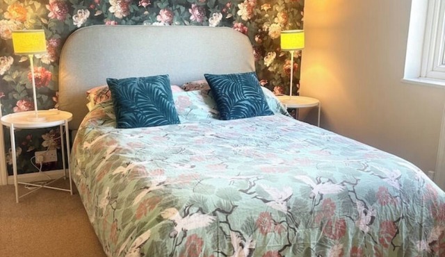 Stylish House ⭐️ Short walk - park & Gloucester Rd!