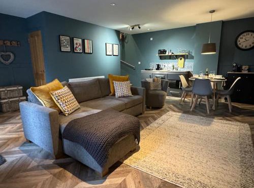 Stylish House with hot tub