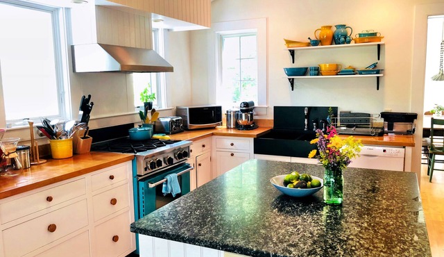 Stylish, idyllic Maine Coast Retreat