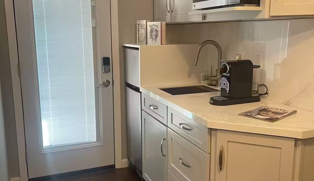 Stylish In-law Suite in Frederick