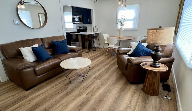 Stylish In-Town Retreat - 2 Bedroom, 1 Bathroom - Modern Comfort