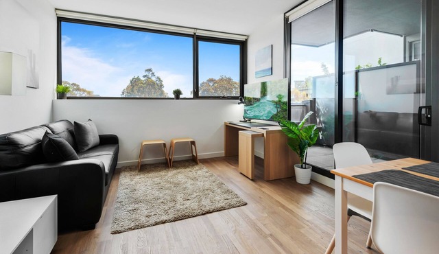 Stylish Inner-City Apartment in Great Location