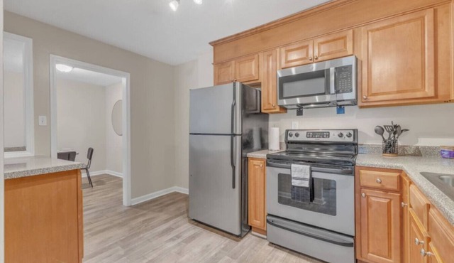 Stylish King 2BR Suite—in Crabtree Valley Raleigh!