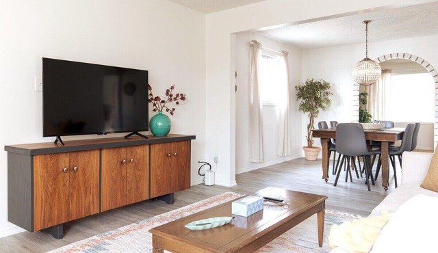 ★Stylish★KingBed💖Netflix⚡WIFI★Long Stays✔ Garage✔