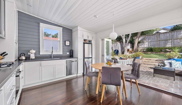 Stylish light-filled 2BR characterful cottage