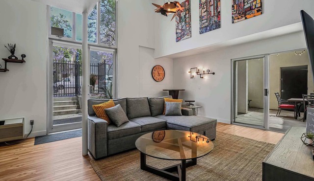 Stylish Little Italy Loft: Modern Urban Retreat