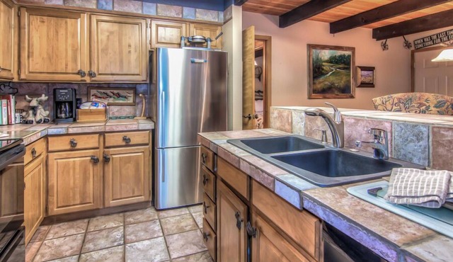 Stylish Lodge Condo with BBQ, Loft & A/C