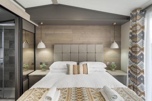 Stylish Lodge with Parking nr Ilfracombe & Beaches