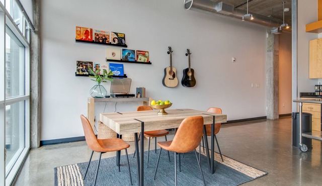 Stylish Loft 0.7 Miles From Downtown!