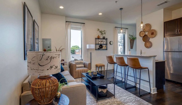 Stylish Loft Near Centennial Park!