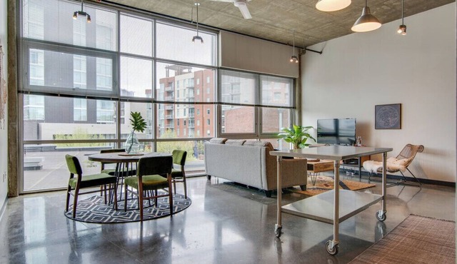 Stylish Loft Near Downtown Nashville!