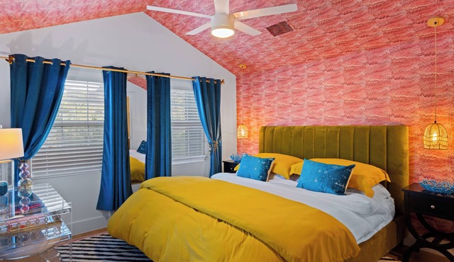 Stylish & Lux Stay, Walk to Top Eats & Pickleball