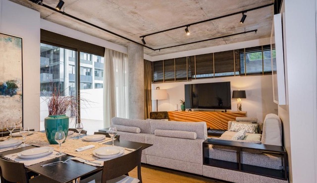 Stylish Luxury! Balcony Access to Pool & BBQ area