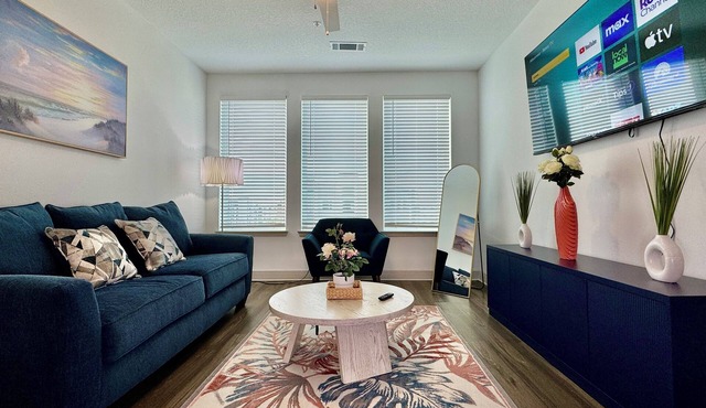 Stylish Luxury Haven King Bed Southside Jax with Pool Near Mayo Clinic & Beaches