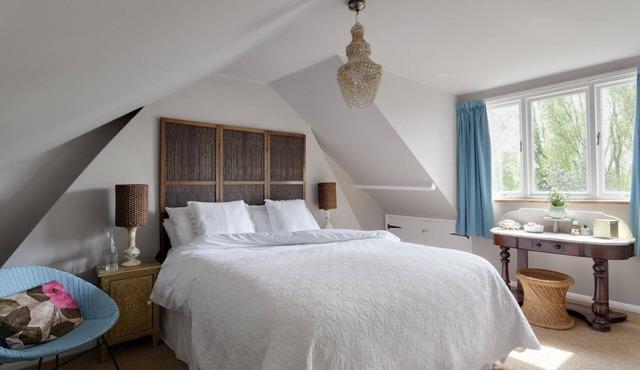 Stylish Luxury Let In Rye. Walk To Shops/Pubs/Restaurants + Near Beach