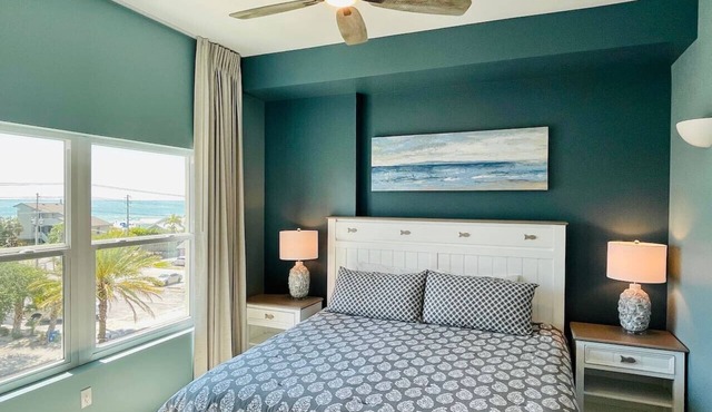 Stylish Madeira Beach Resort Gulf View John`s Pass