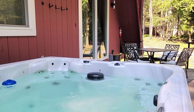 Stylish Magazine-Worthy A-frame w/Hot tub, Firepit, Game Rm in East Stroudsburg