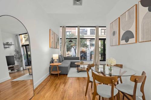 Stylish Manhattan Escape in Prime Spot