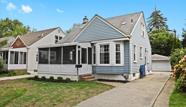 Stylish Metro Detroit Gem/Renovated w/Game Room