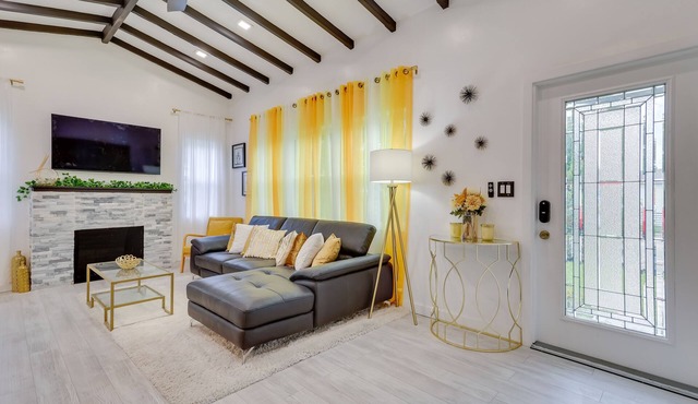 Stylish Miami Home: 2 Mi to Intracoastal Waterway!