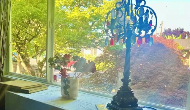 Stylish Mid Century Modern- 1 hour from Oregon Coast