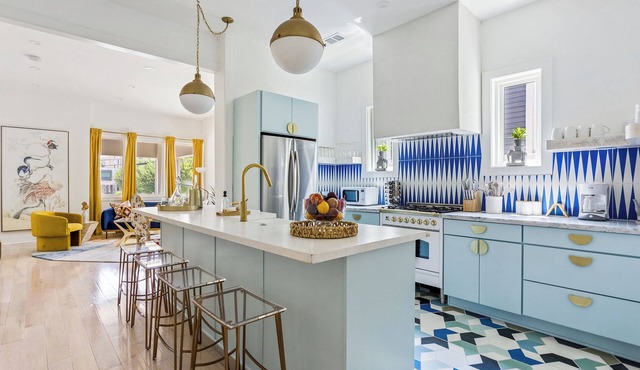 Stylish Midtown 1BR + Office with Private Screened Patio