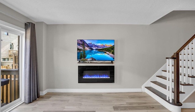 Stylish Mississauga Lower Unit: BBQ Yard Paradise