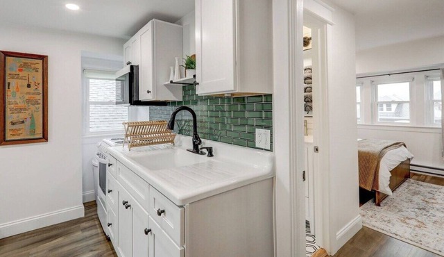 Stylish & Modern 1BR|Free Parking★Great Location!