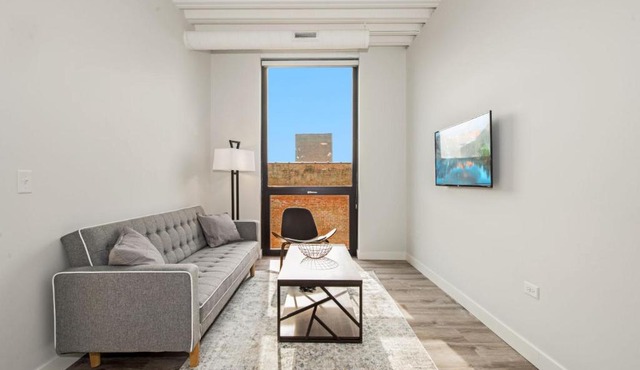 Stylish Modern 1BR Suite Right by Loyola University - StayGia