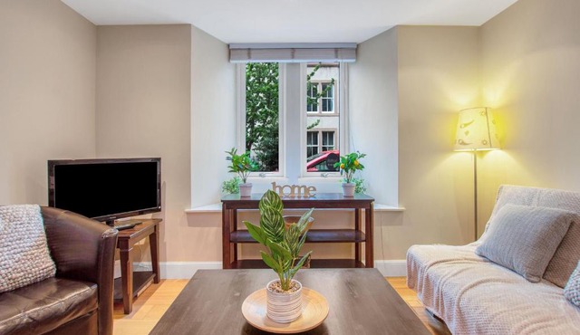 Stylish & Modern 2 Bedroom Ground Floor Apartment Close To City Centre in Stunning Converted Church - Near Haymarket Train Station - Sleeps Up to 5 Guests