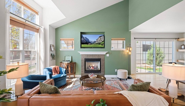 Stylish modern 3BR near Old Town, CSU, and local breweries