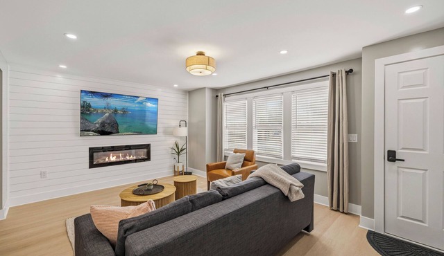 Stylish Modern 4-bedroom house with AC in charming Eggertsville