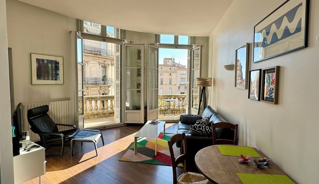 Stylish, modern apartment in the historic centre of Montpellier.