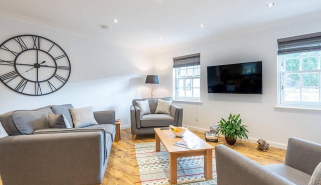 Stylish & Modern Apartment