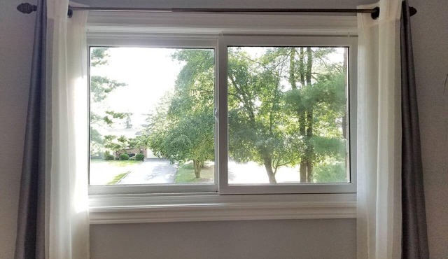 Stylish, Modern 2nd Floor Private Apt. In Quiet Area, Close To Lake Simcoe