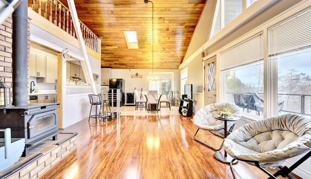 Stylish & Modern Cabin Retreat on Puget Sound!