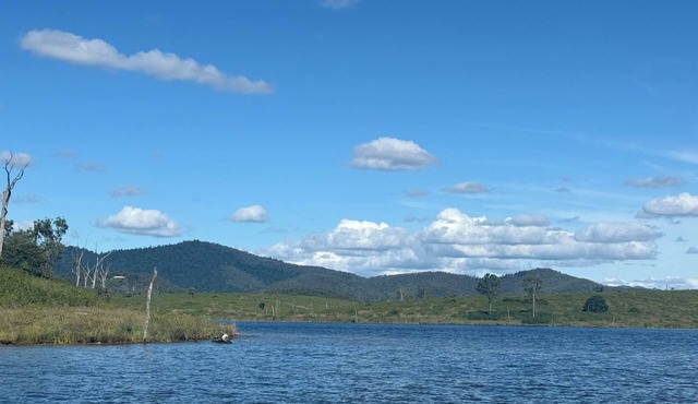 Stylish modern cottage on Somerset sleeping 10 with space for boat and jetski